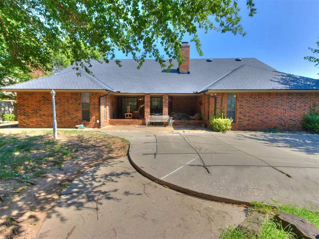 Photo 5 — 2716 SW 110th Street, Oklahoma City, OK 73170
