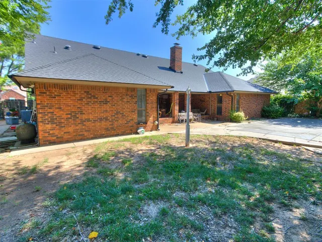 Photo 6 — 2716 SW 110th Street, Oklahoma City, OK 73170