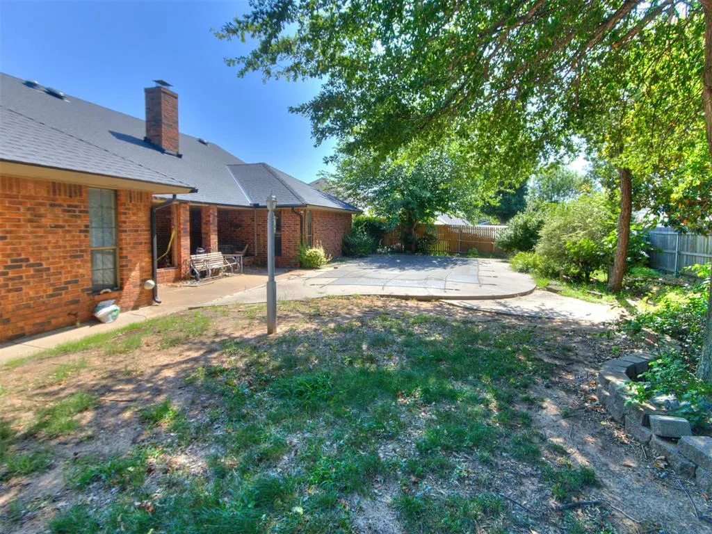 Photo 7 — 2716 SW 110th Street, Oklahoma City, OK 73170