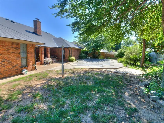 Photo 7 — 2716 SW 110th Street, Oklahoma City, OK 73170