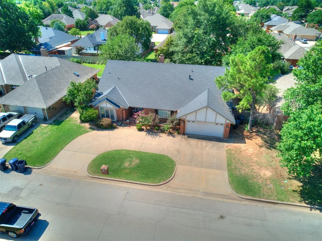Photo 9 — 2716 SW 110th Street, Oklahoma City, OK 73170