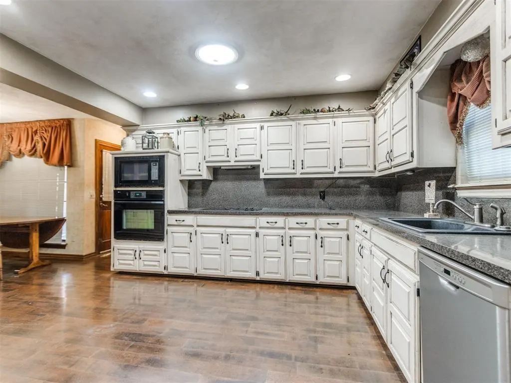 Photo 41 — 2716 SW 110th Street, Oklahoma City, OK 73170