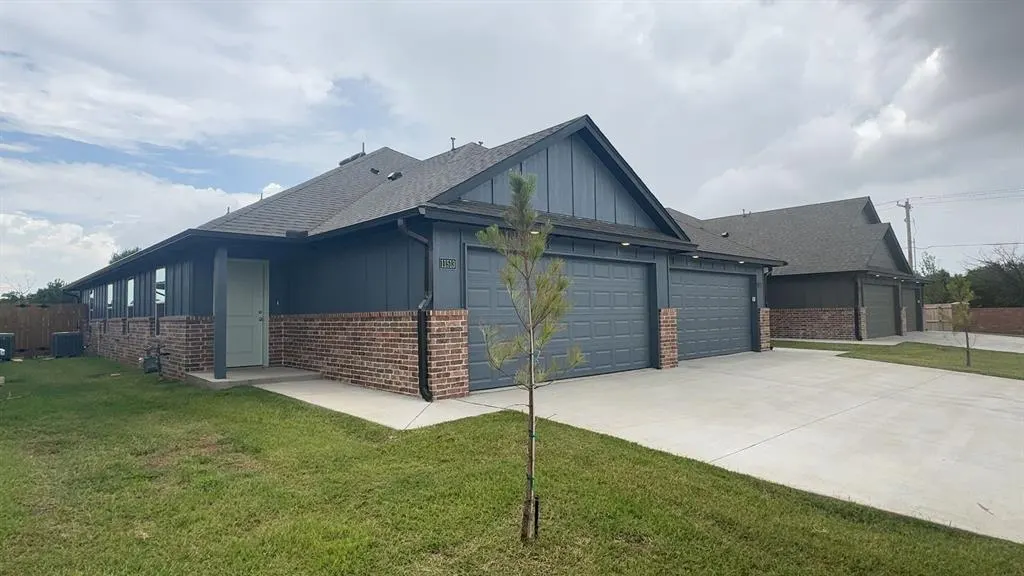 Photo 2 — 11513 University Drive, Oklahoma City, OK 73114