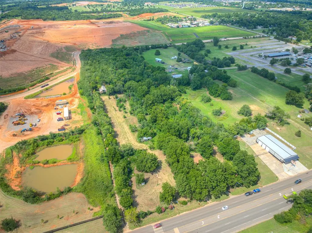Photo 4 — 7713 NE 23rd Street, Oklahoma City, OK 73141