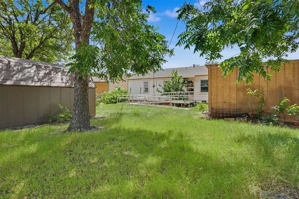 Photo 17 — 904 N York Street, Altus, OK 73521