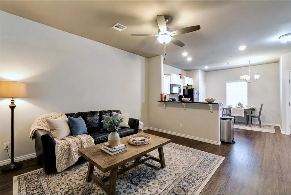 Photo 3 — 904 SW 91st Street, Oklahoma City, OK 73139