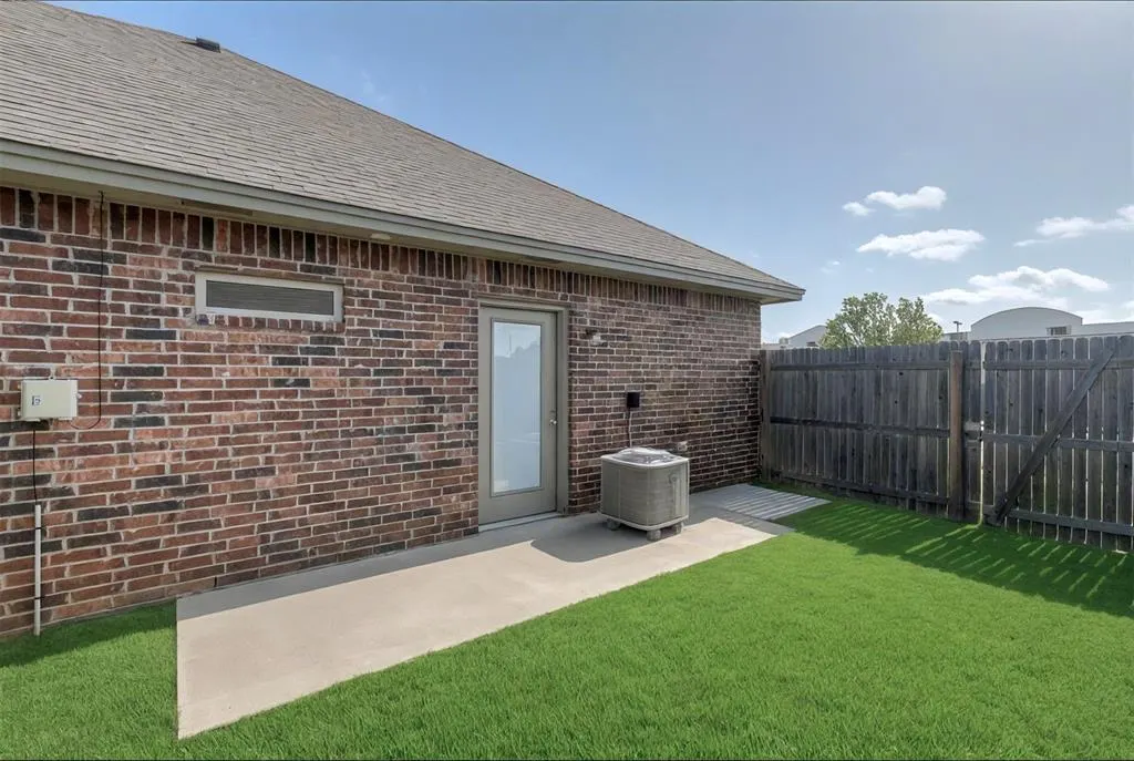 Photo 17 — 904 SW 91st Street, Oklahoma City, OK 73139