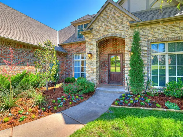 Photo 2 — 3720 Creek Bend Road, Edmond, OK 73003