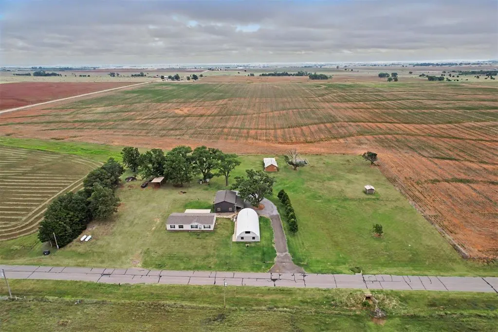 Front exterior — 10716 N 2010 Road, Elk City, OK 73644