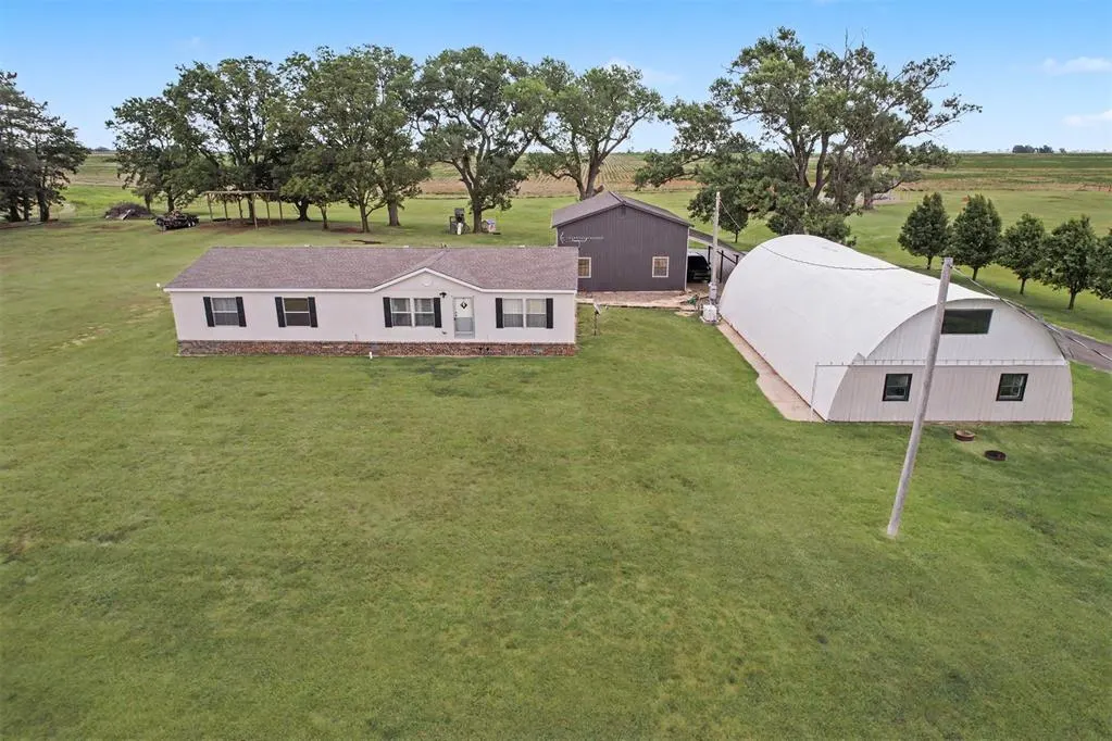 Photo 3 — 10716 N 2010 Road, Elk City, OK 73644