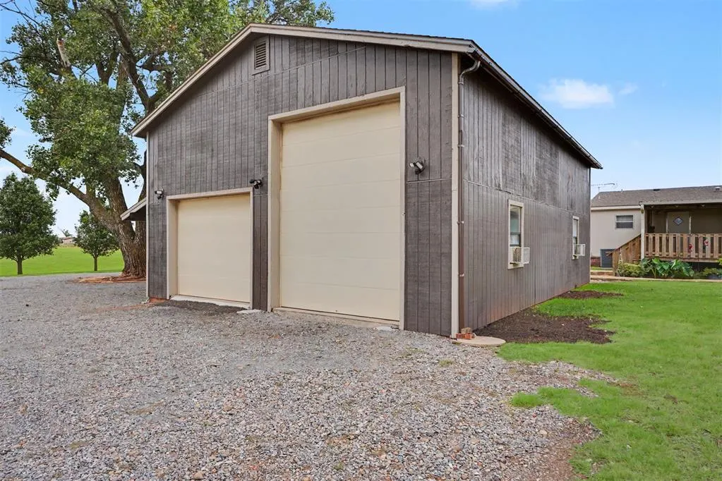 Photo 34 — 10716 N 2010 Road, Elk City, OK 73644