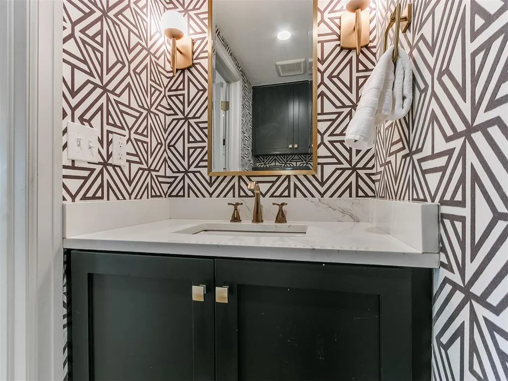 Photo 17 — 1201 Glenbrook Drive 5, Oklahoma City, OK 73118