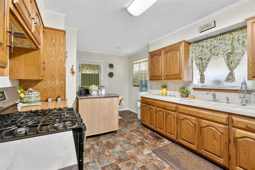 Photo 11 — 729 S Reno Avenue, El Reno, OK 73036