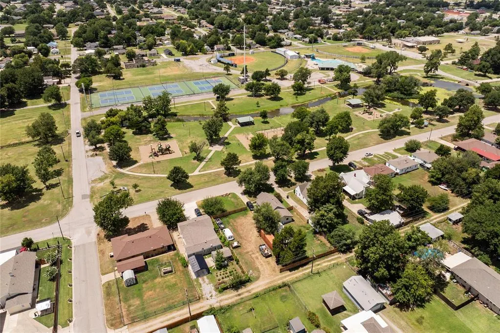 Photo 29 — 729 S Reno Avenue, El Reno, OK 73036