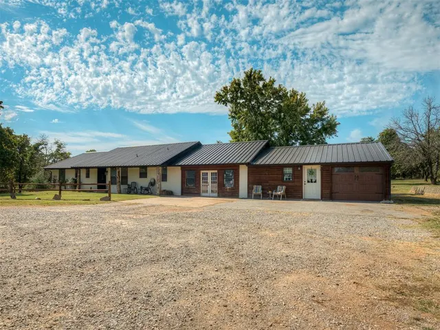 Photo 2 — 5633 Ward Acres Road, Blanchard, OK 73010