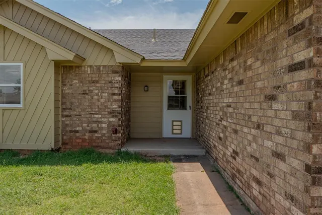 Photo 4 — 521 Gray Fox Run, Edmond, OK 73003