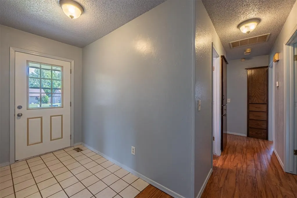 Photo 5 — 521 Gray Fox Run, Edmond, OK 73003