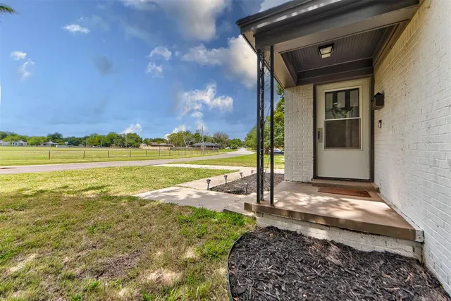 Photo 2 — 1823 Sheffield Road, Oklahoma City, OK 73120