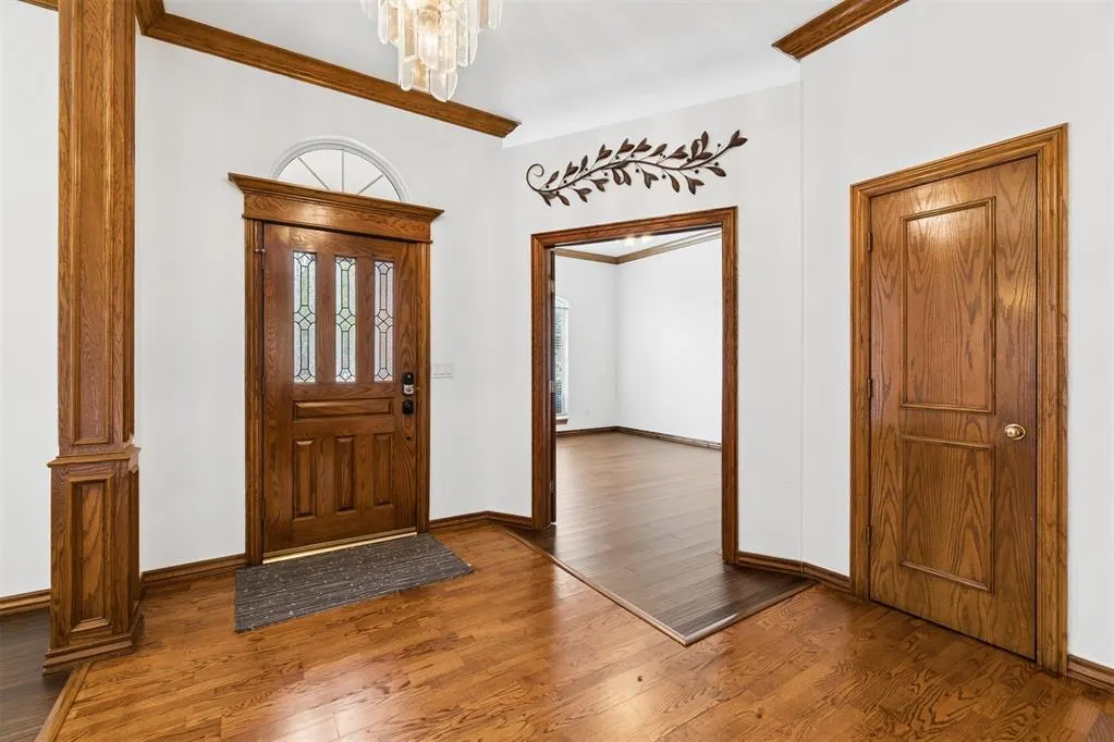 Photo 2 — 2413 Villa Lante Circle, Oklahoma City, OK 73170
