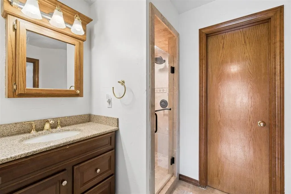 Photo 21 — 2413 Villa Lante Circle, Oklahoma City, OK 73170