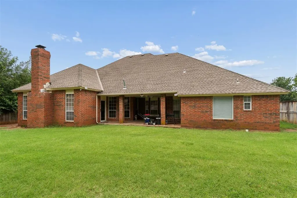 Photo 38 — 2413 Villa Lante Circle, Oklahoma City, OK 73170