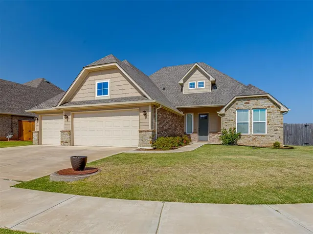Photo 4 — 509 Carlow Way, Yukon, OK 73099