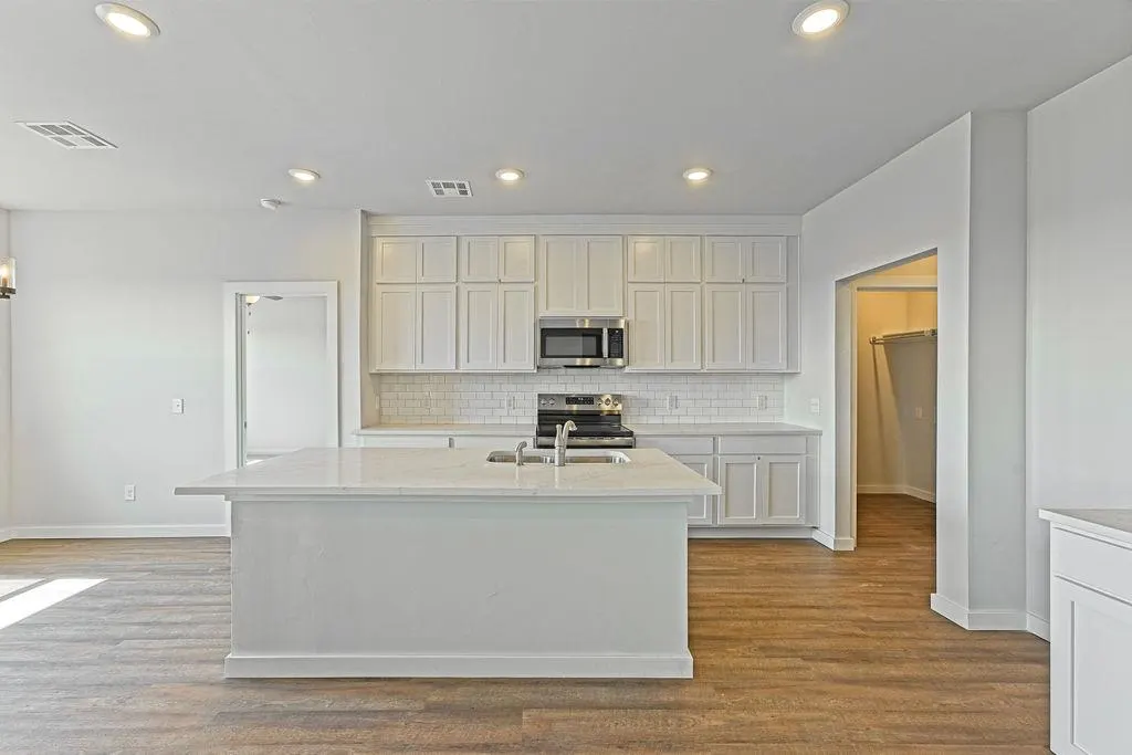 Photo 2 — 3350 Manning Farms Boulevard, El Reno, OK 73036