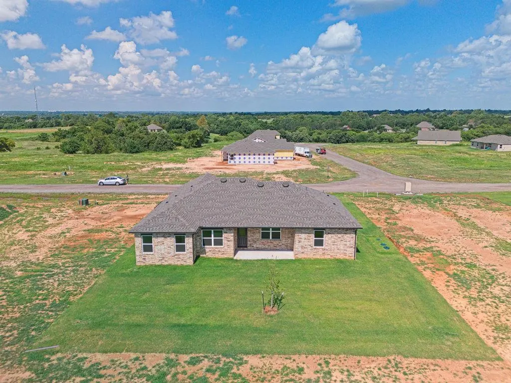 Photo 38 — 3350 Manning Farms Boulevard, El Reno, OK 73036
