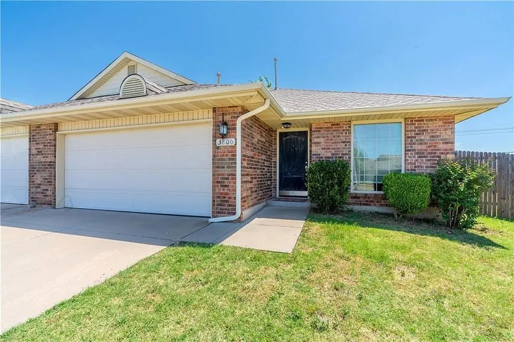 Front exterior — 3600 Janus, Yukon, OK 73099