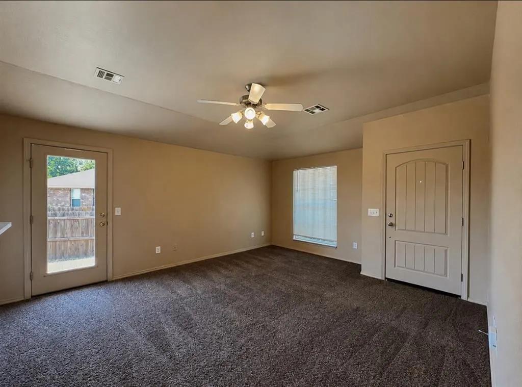 Photo 2 — 3600 Janus, Yukon, OK 73099