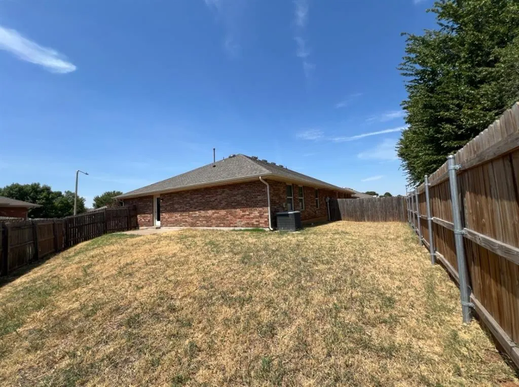 Photo 16 — 3600 Janus, Yukon, OK 73099