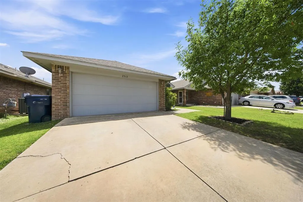 Photo 3 — 2312 NW 199th Street, Edmond, OK 73012