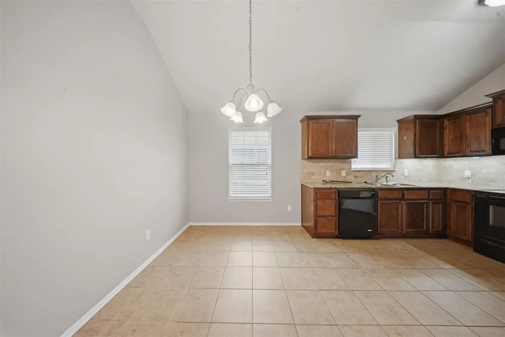 Photo 7 — 2312 NW 199th Street, Edmond, OK 73012