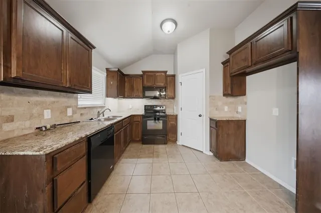 Photo 8 — 2312 NW 199th Street, Edmond, OK 73012