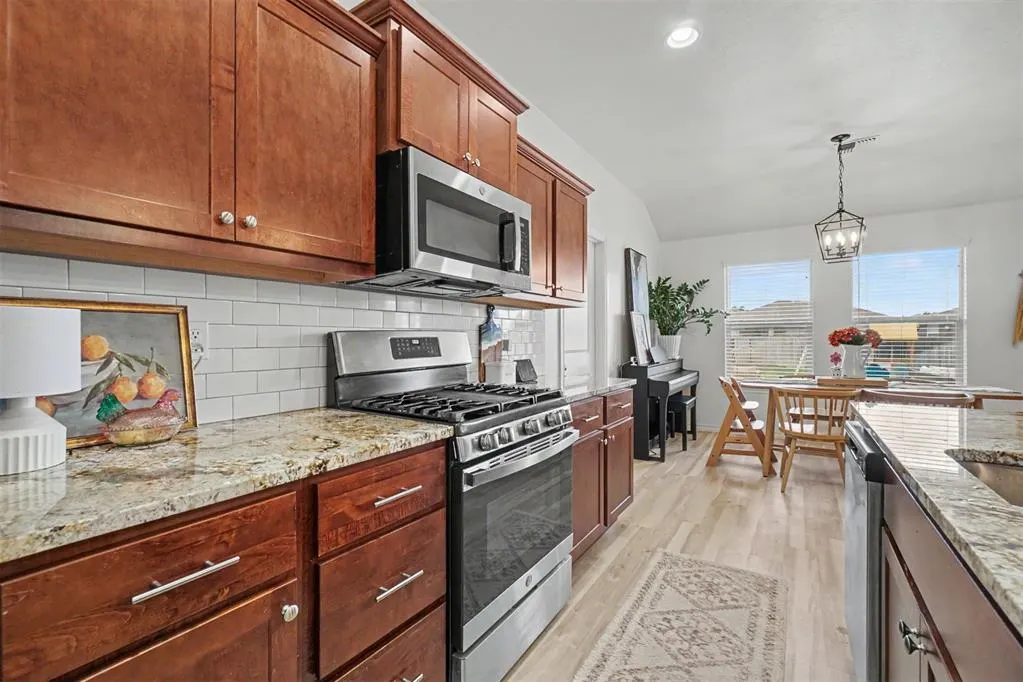 Photo 6 — 1009 Avalon Court, Altus, OK 73521