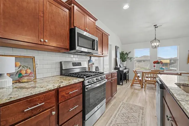 Photo 6 — 1009 Avalon Court, Altus, OK 73521