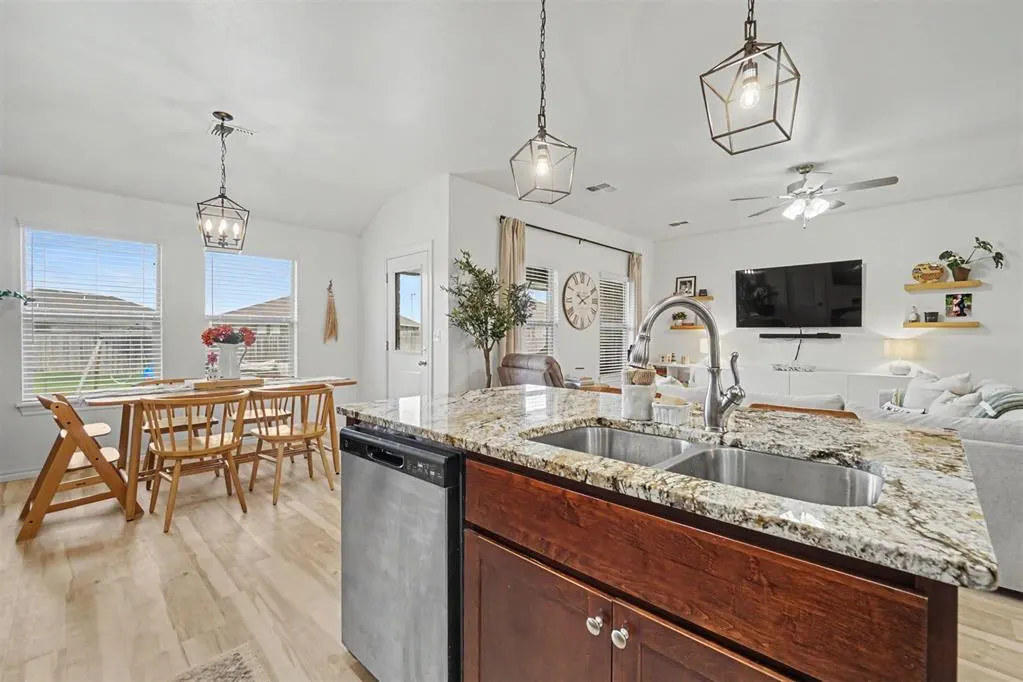 Photo 7 — 1009 Avalon Court, Altus, OK 73521