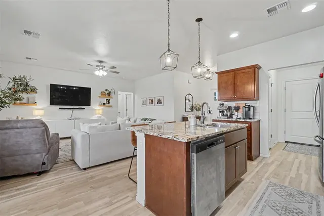 Photo 8 — 1009 Avalon Court, Altus, OK 73521