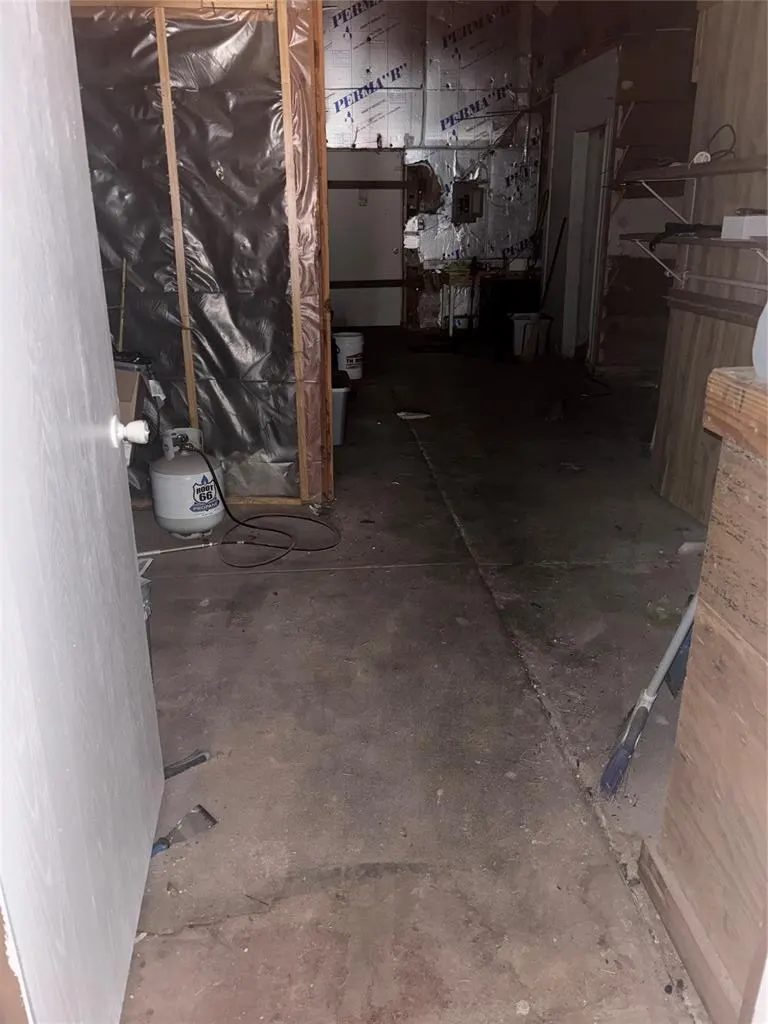 Photo 11 — 210 E Main Street, Davis, OK 73030