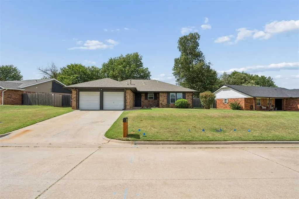 Photo 2 — 11707 Sagamore Drive, Yukon, OK 73099
