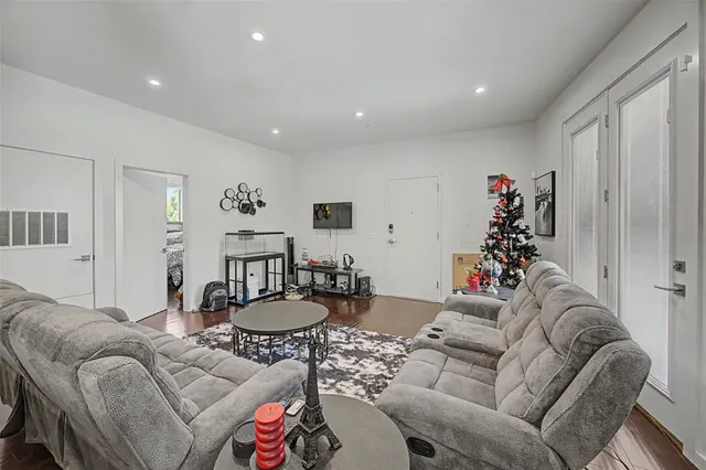 Photo 7 — 627 Couch Drive N10, Oklahoma City, OK 73102