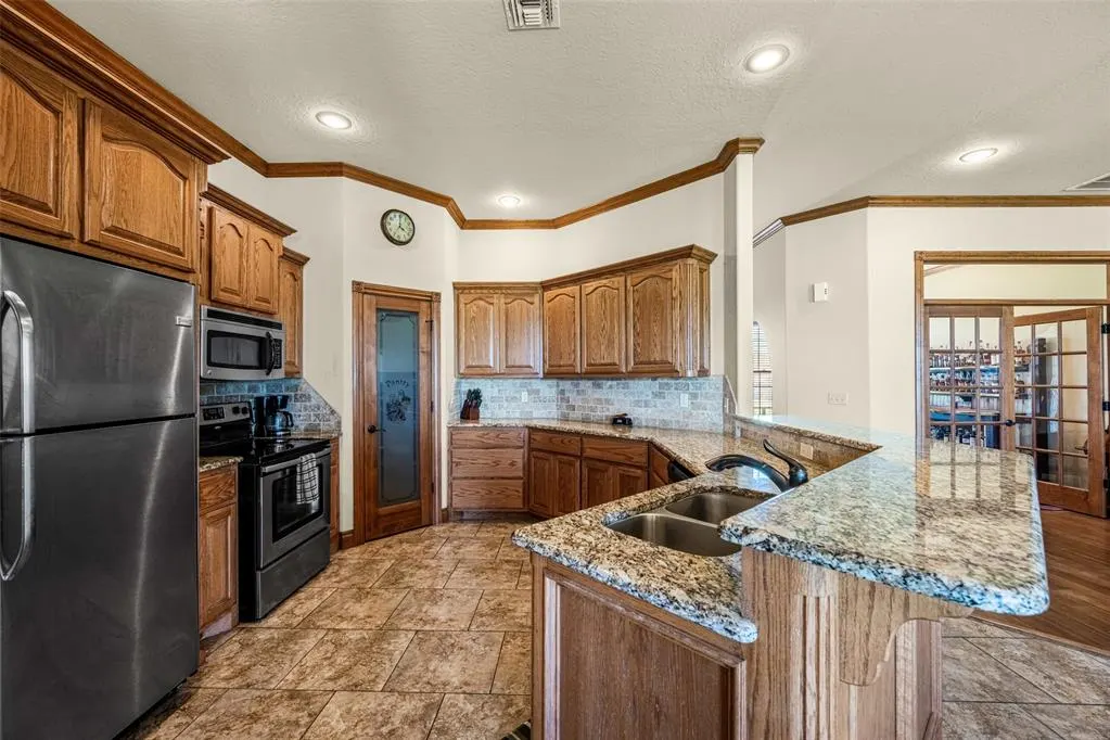 Photo 8 — 11482 NE Happy Hollow Road, Elgin, OK 73538