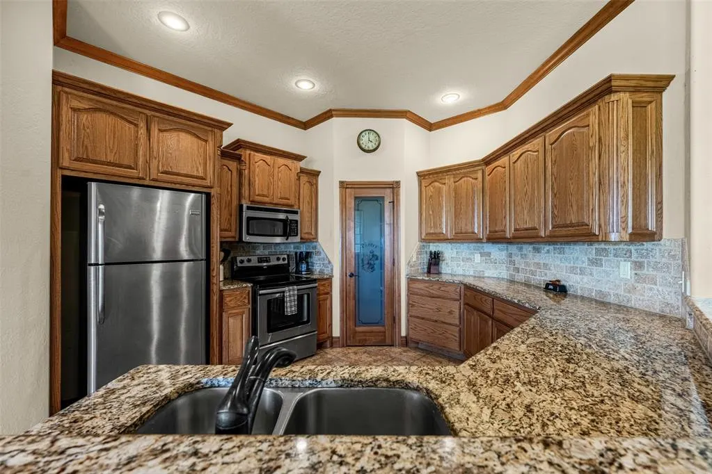 Photo 9 — 11482 NE Happy Hollow Road, Elgin, OK 73538