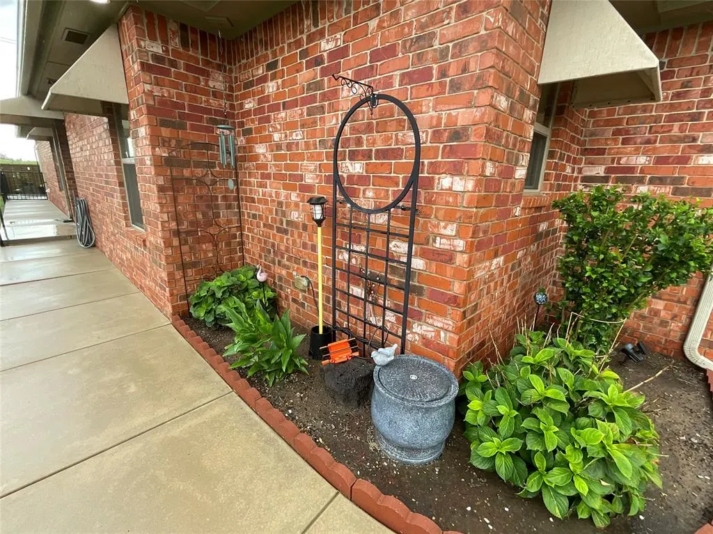 Photo 4 — 9208 Roadrunner Avenue, Oklahoma City, OK 73139