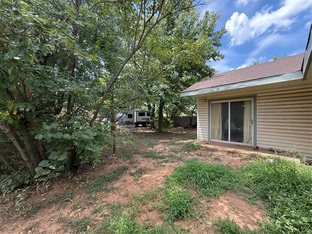 Photo 24 — 101 NW 7th St, Tuttle, OK 73089