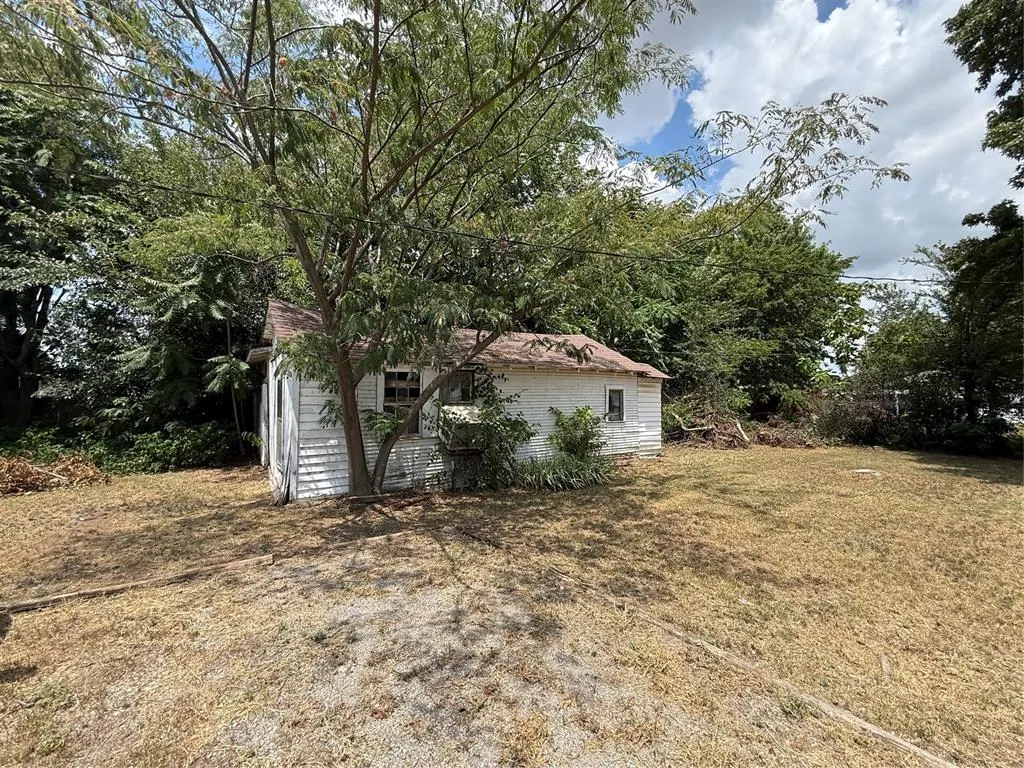 Photo 28 — 101 NW 7th St, Tuttle, OK 73089