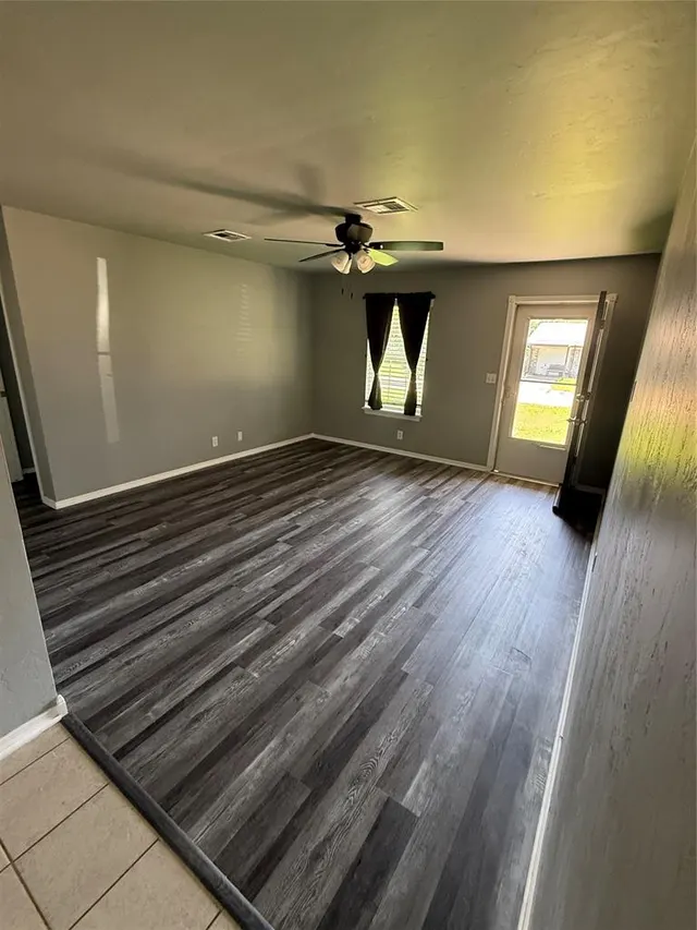 Photo 3 — 304 Liza Lane, Tecumseh, OK 74873
