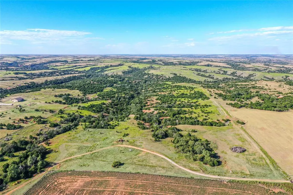 Photo 2 — 0000 N 2360 Road, Thomas, OK 73669