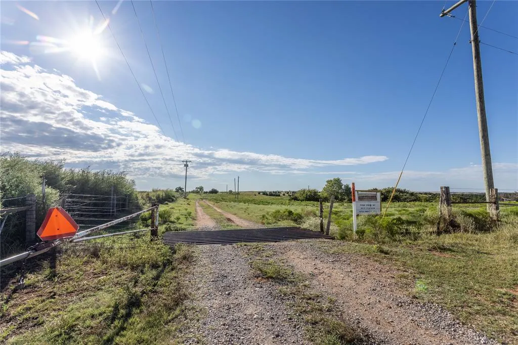 Photo 9 — 0000 N 2360 Road, Thomas, OK 73669