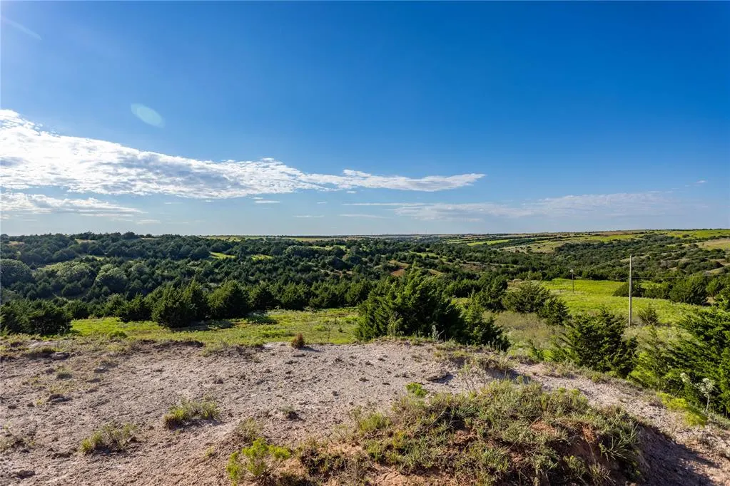 Photo 11 — 0000 N 2360 Road, Thomas, OK 73669
